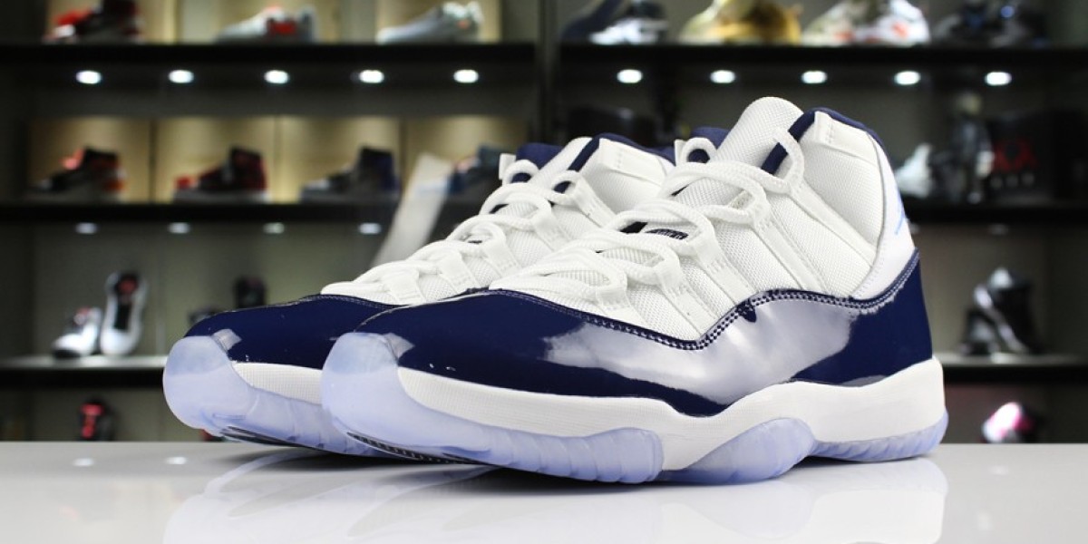 Vinn som 82: Air Jordan 11 Retro White Midnight Navy